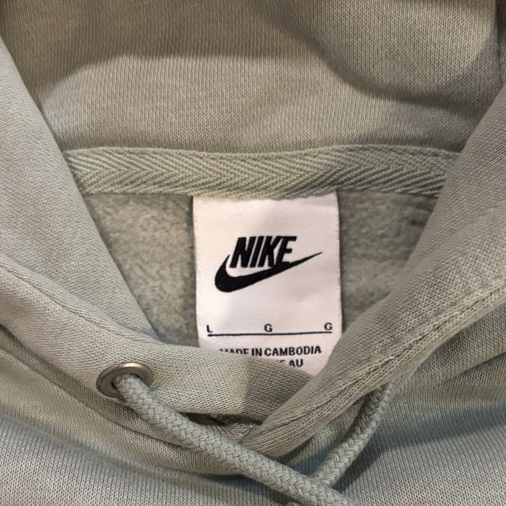 Nike Men's light sage men’s large Hoodie with Yellow Logo - Picture 2 of 4